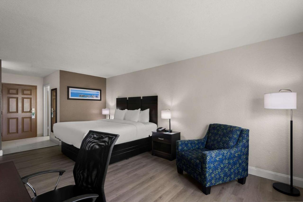 Quality Inn Sarasota I-75 Vamo Exterior photo