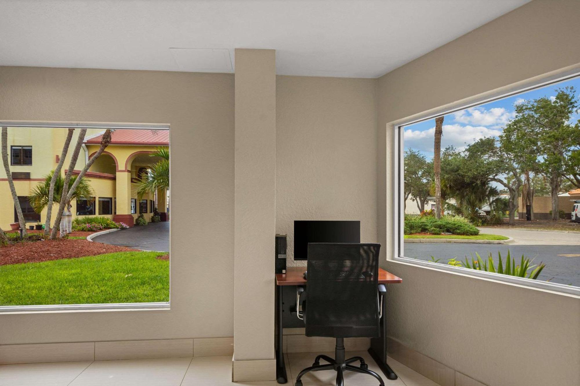 Quality Inn Sarasota I-75 Vamo Exterior photo