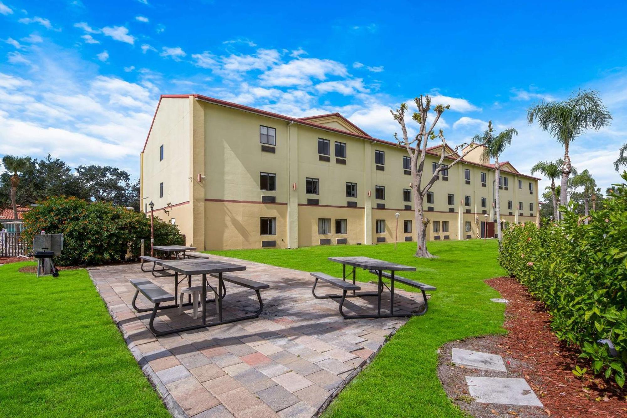 Quality Inn Sarasota I-75 Vamo Exterior photo