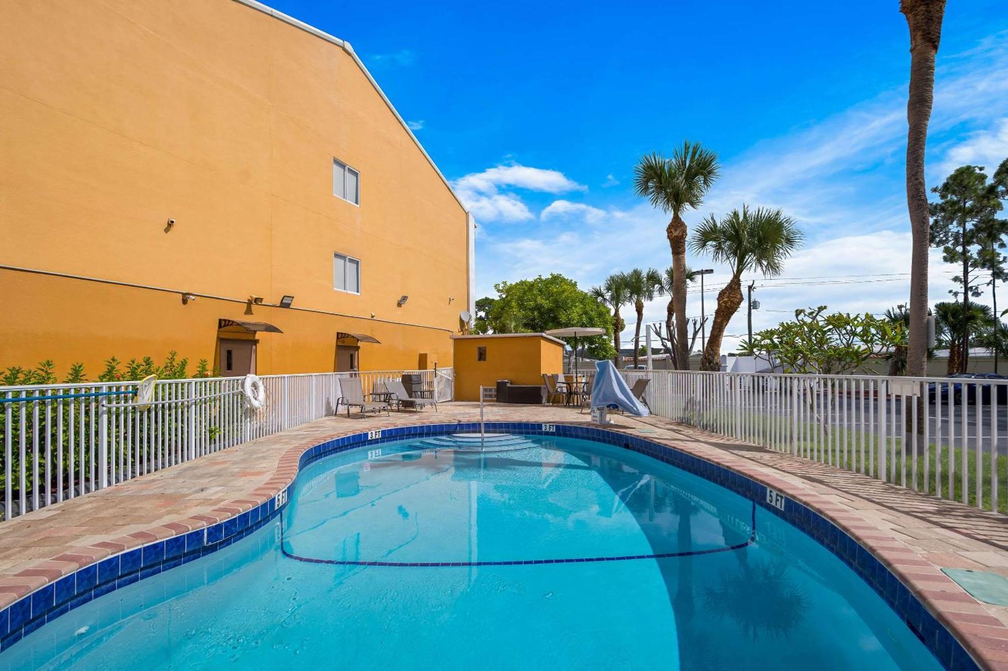 Quality Inn Sarasota I-75 Vamo Exterior photo