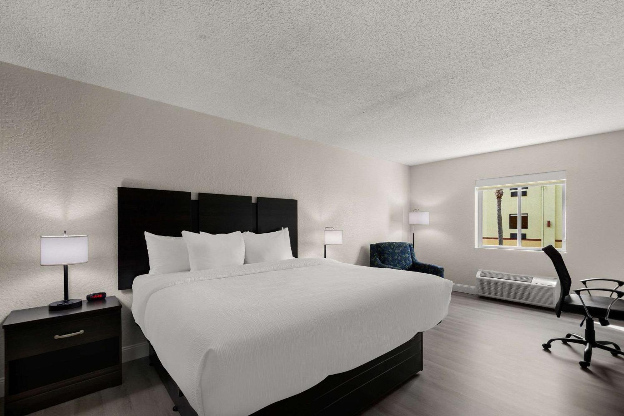 Quality Inn Sarasota I-75 Vamo Exterior photo